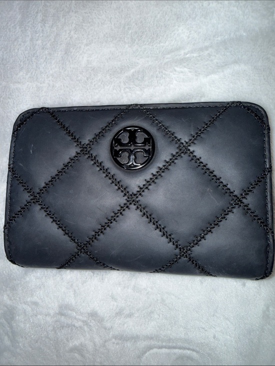 Tory Burch Handbags - Tory Burch Black Quilted Wallet